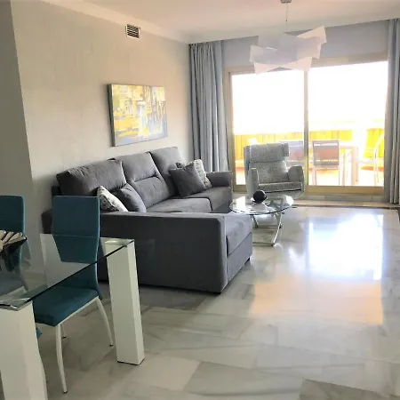 Apartment Frente A La Playa Dona Sofia E *