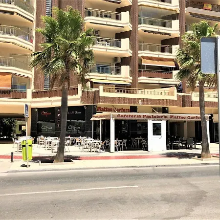 Frente A La Playa Dona Sofia E Huoneisto